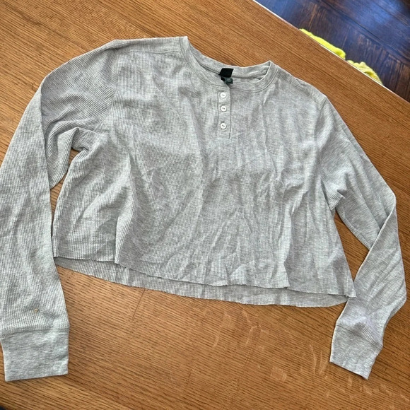 WILD FABLE NWOT quarter button gray lightweight cropped Henley 23” p2p - Picture 1 of 6
